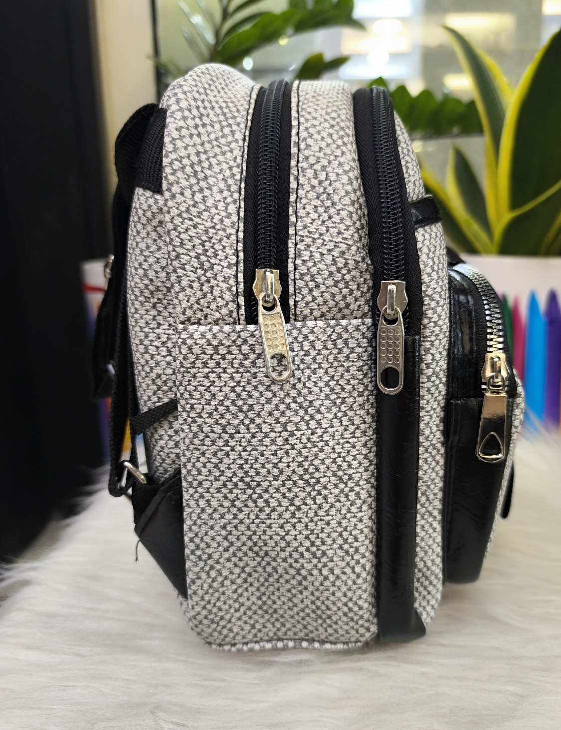 کوله پشتی چرم طرح کنف