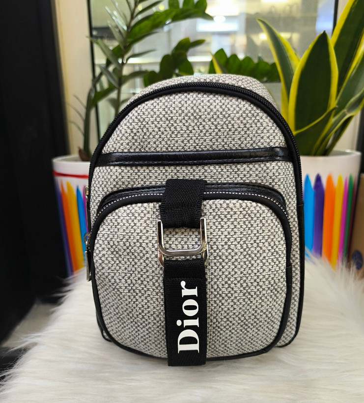 کوله پشتی چرم طرح کنف