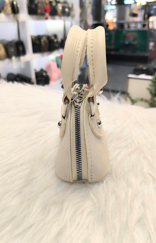 کیف دخترونه دستی ودوشی جنس چرم صنعتی با کیفیت