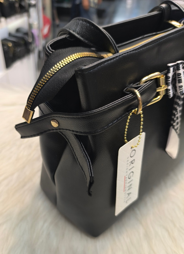 کیف زنانه جنس چرم خارجی با کیفیت جادار وکاربردی