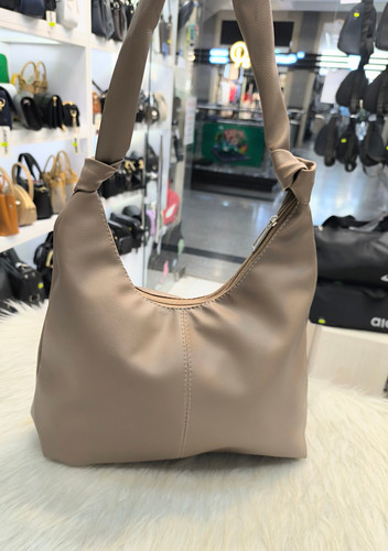 کیف دانشجویی مدل چرم شل دسته گره جنس چرم صنعتی با کیفیت رنگ نسکافه ای
