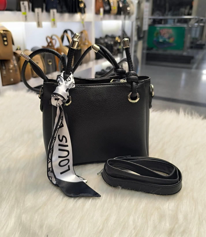 کیف دستی ودوشی دخترانه جنس چرم خارجی سه محفظه ای